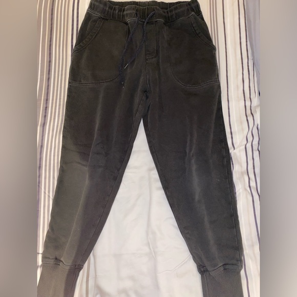 Urban Outfitters. Size small, dark green tapered joggers - Picture 2 of 4